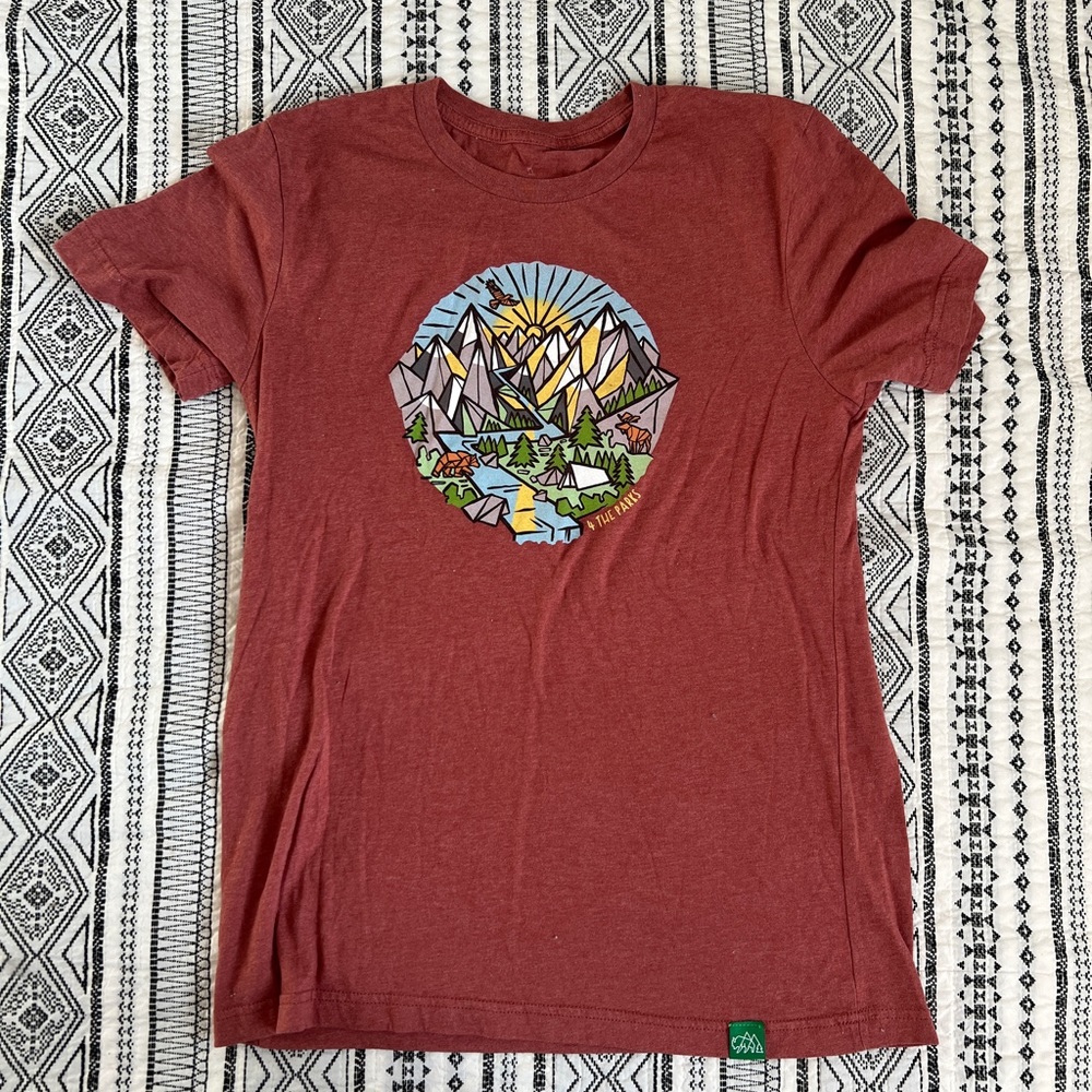 National Park shirt women medium
